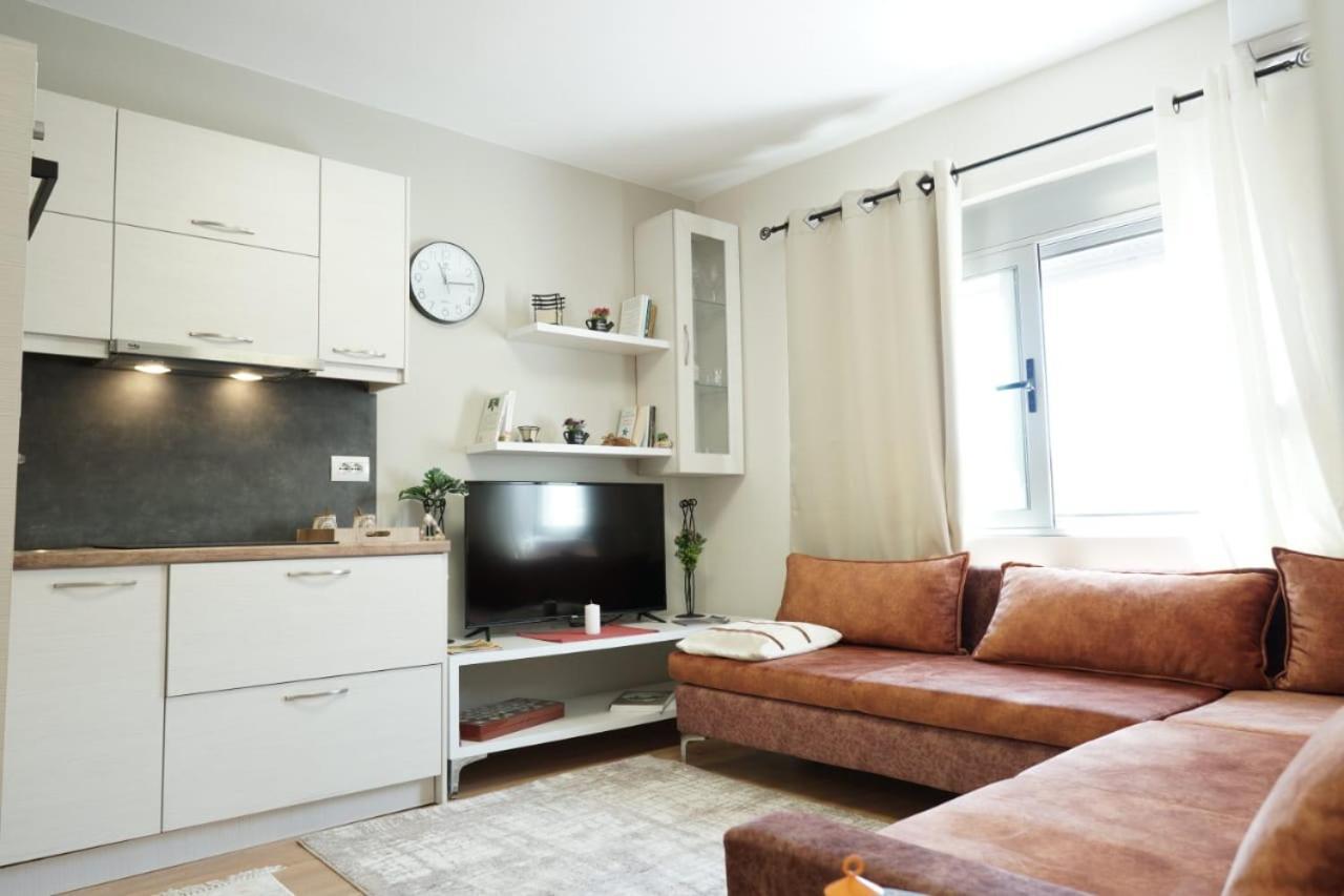 Luka'S Apartment Sarandë エクステリア 写真